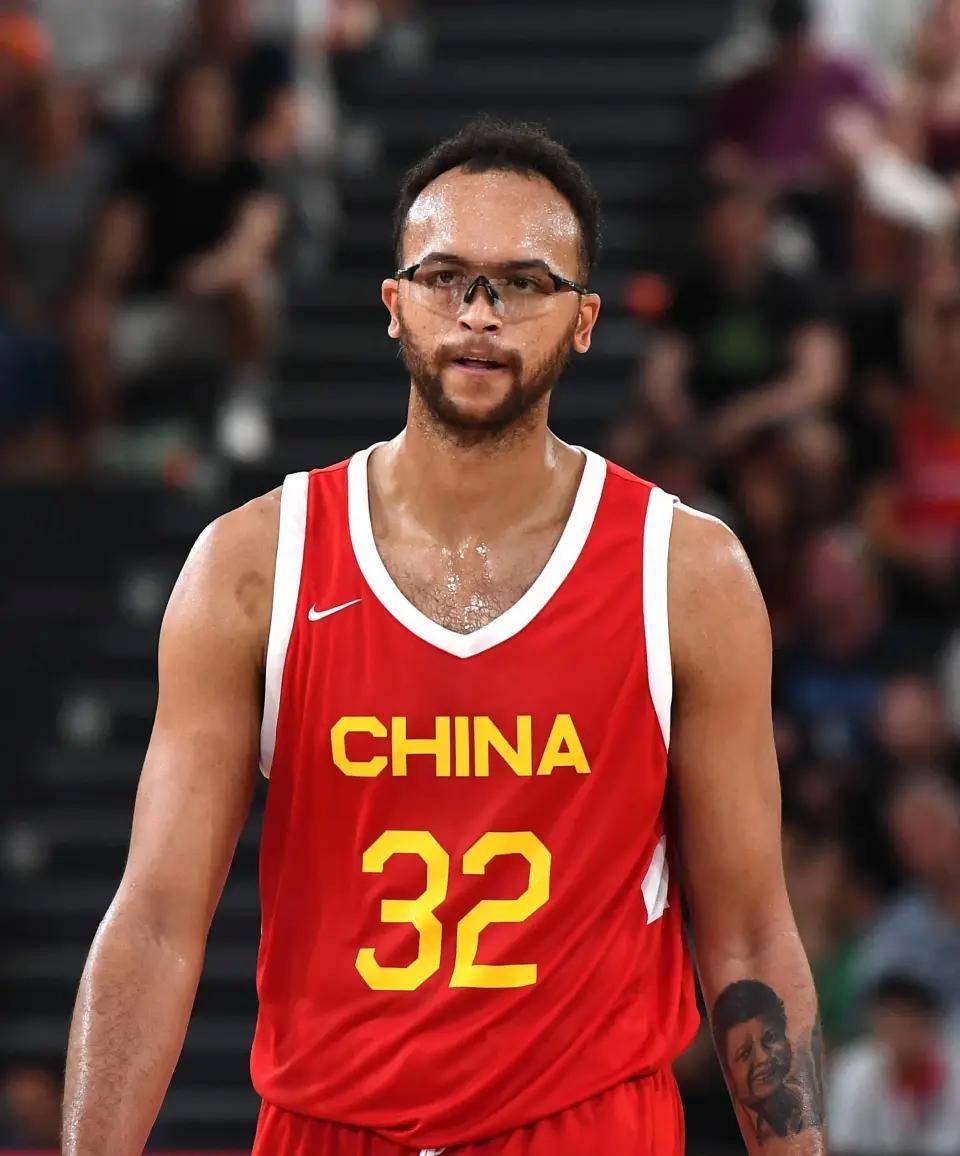 NBA官方正式公开!李凯尔国籍更新:美国