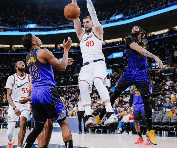 战术细节与比赛节奏:从英超主客战术调整到开云 NBA 战术流转